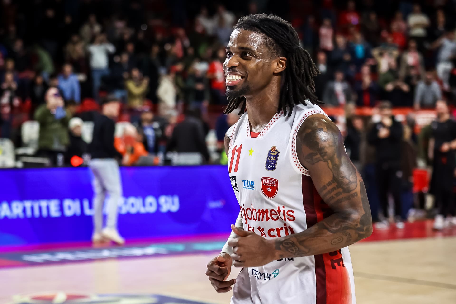 https://www.legabasket.it/_next/image?url=https%3A%2F%2Flba-media.s3.eu-south-1.amazonaws.com%2Feye2iX8mKrEXr3BVssGM3LoN&w=1920&q=75
