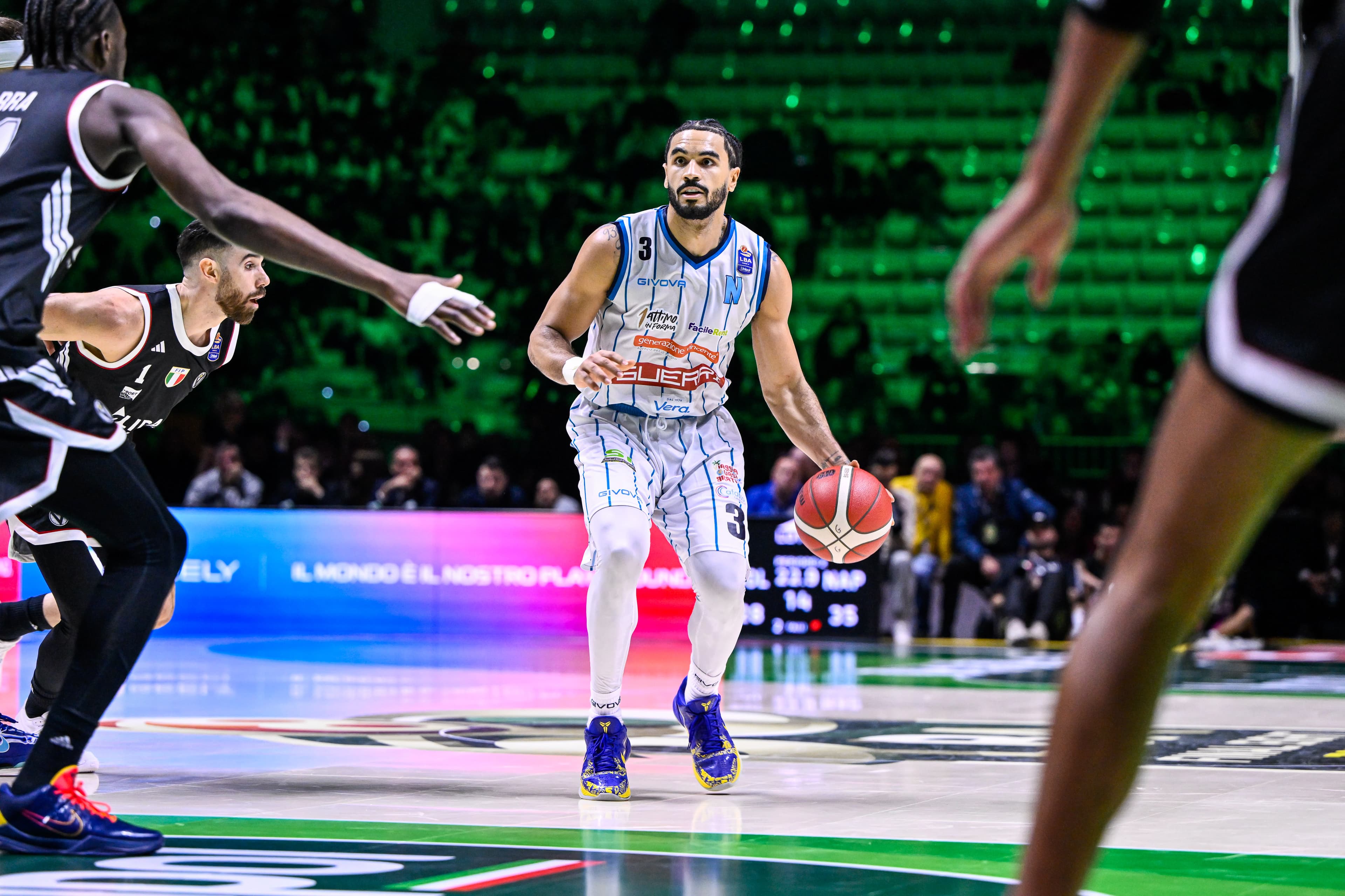 Guerri Napoli, frattura della falange distale del IV dito della mano destra per Naz Mitrou-Long